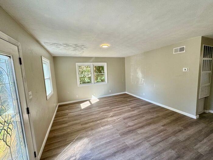 4000 Mcewen Dr Nw - Photo 3 of 21