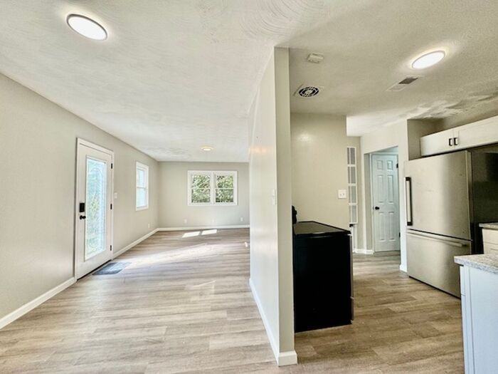 4000 Mcewen Dr Nw - Photo 6 of 21