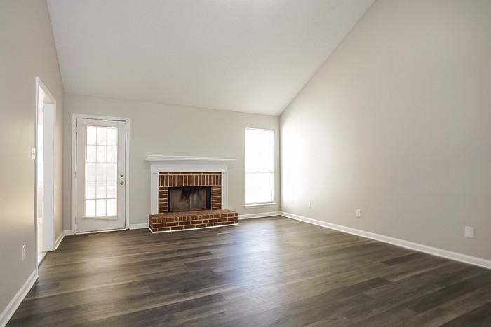 697 Steeplechase Way - Photo 3 of 15