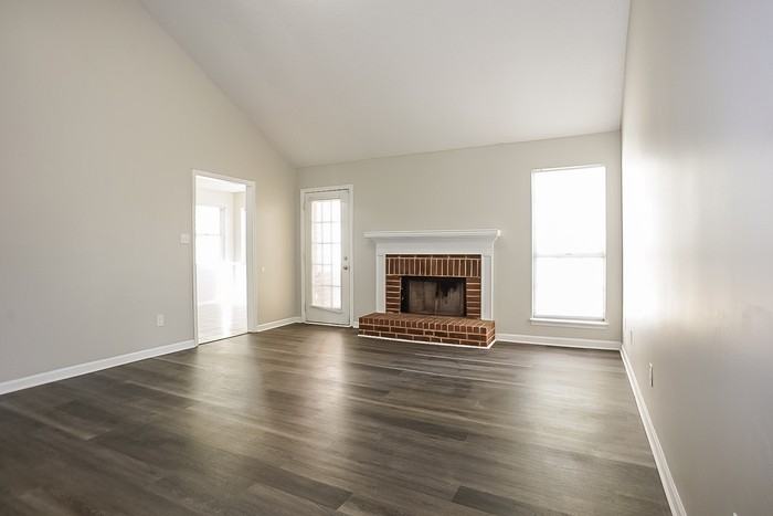 697 Steeplechase Way - Photo 4 of 15