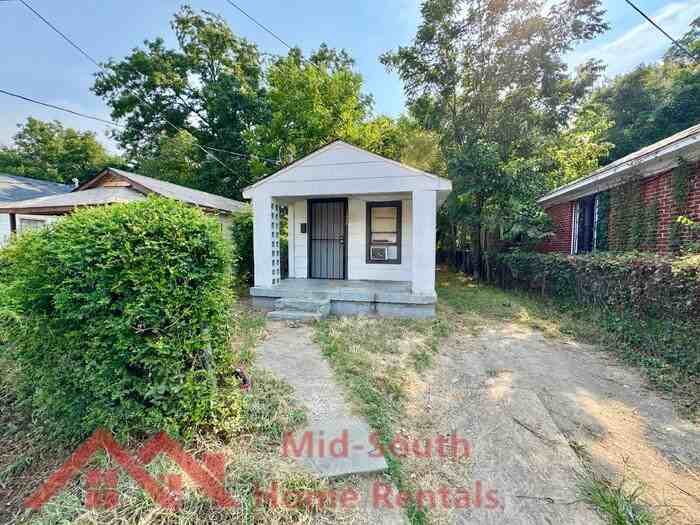 1536 Brookins St - Photo 3 of 15
