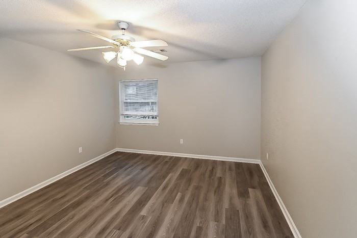 13808 Wimbledon Loop - Photo 5 of 10