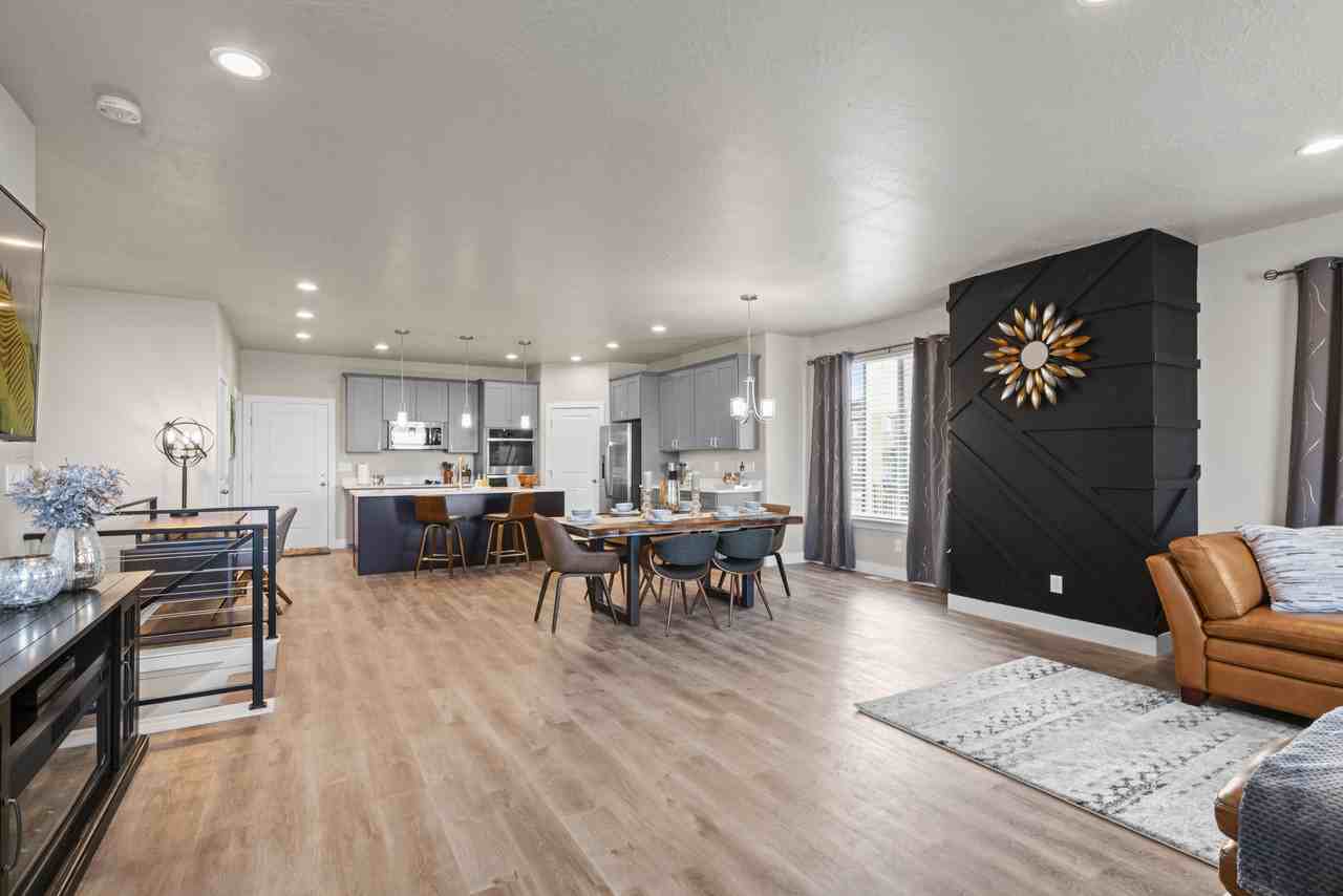 572 Lewski Ln - Photo 5 of 24