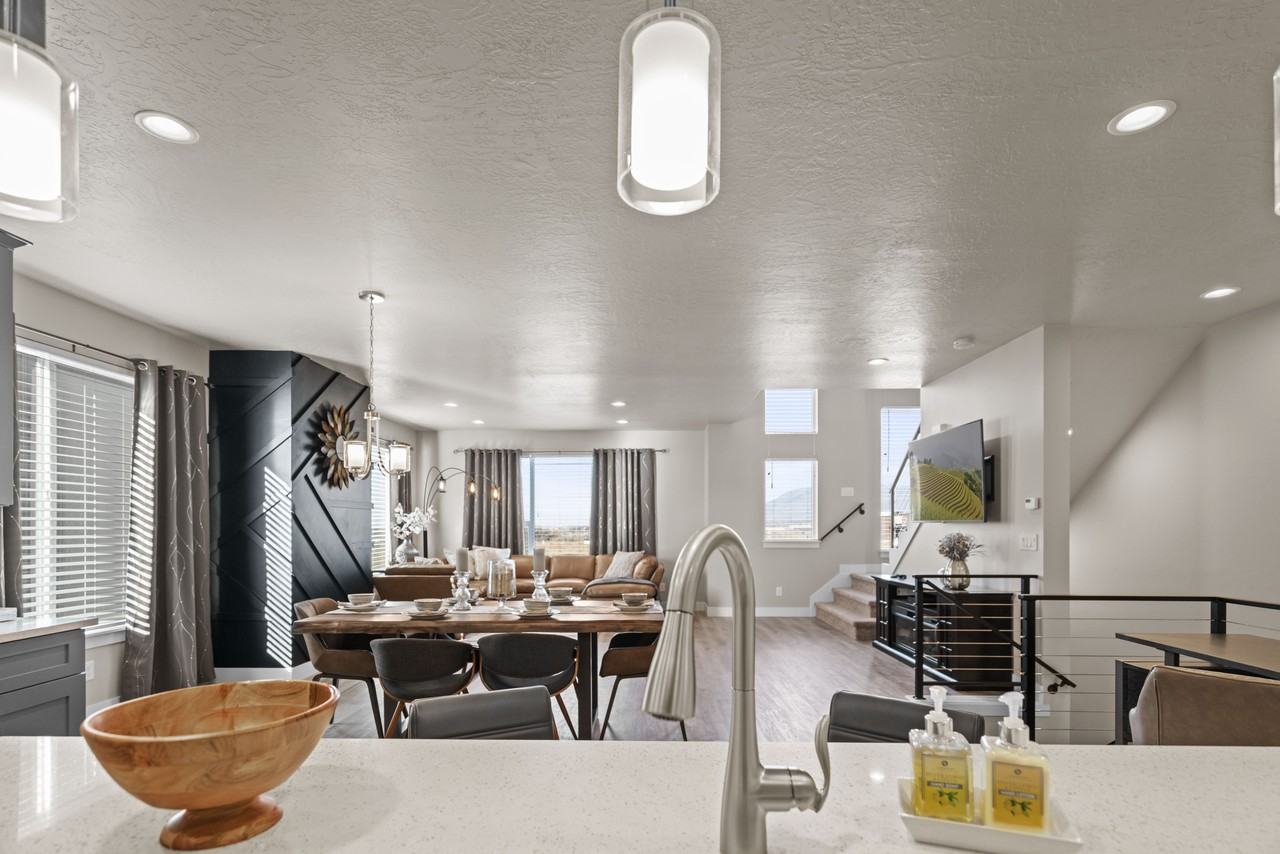 572 Lewski Ln - Photo 7 of 24