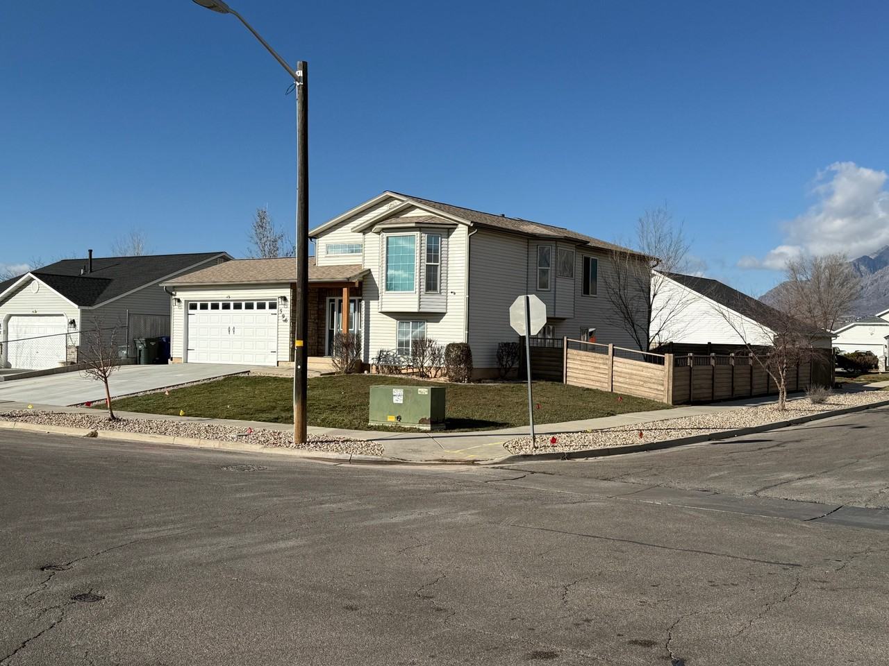 596 En - Photo 2 of 24