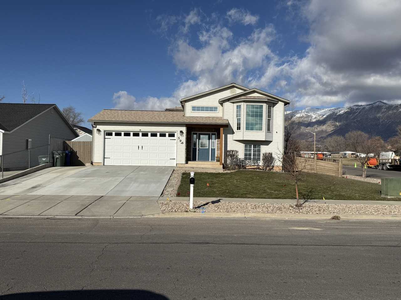 596 En - Photo 3 of 24