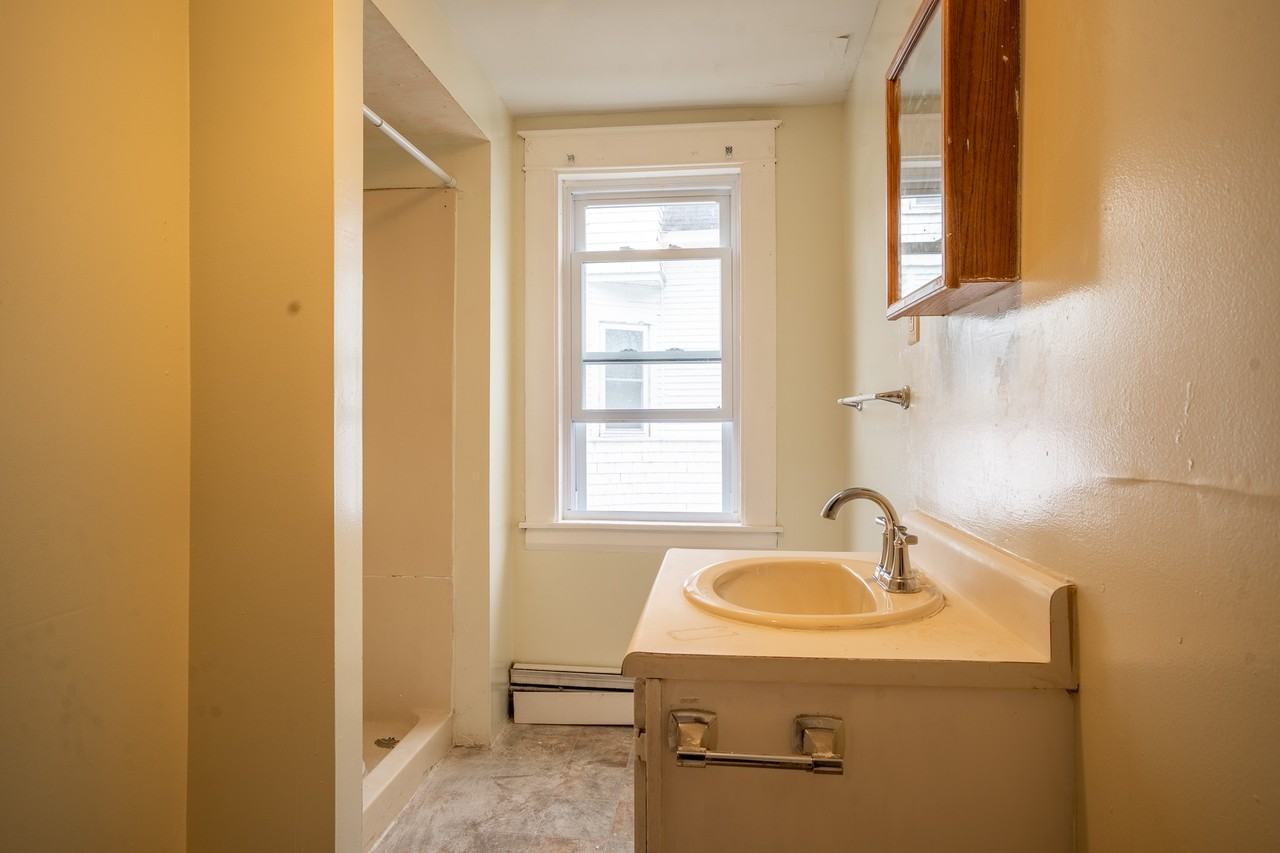 7 Mulberry St #2 - Photo 5 of 6