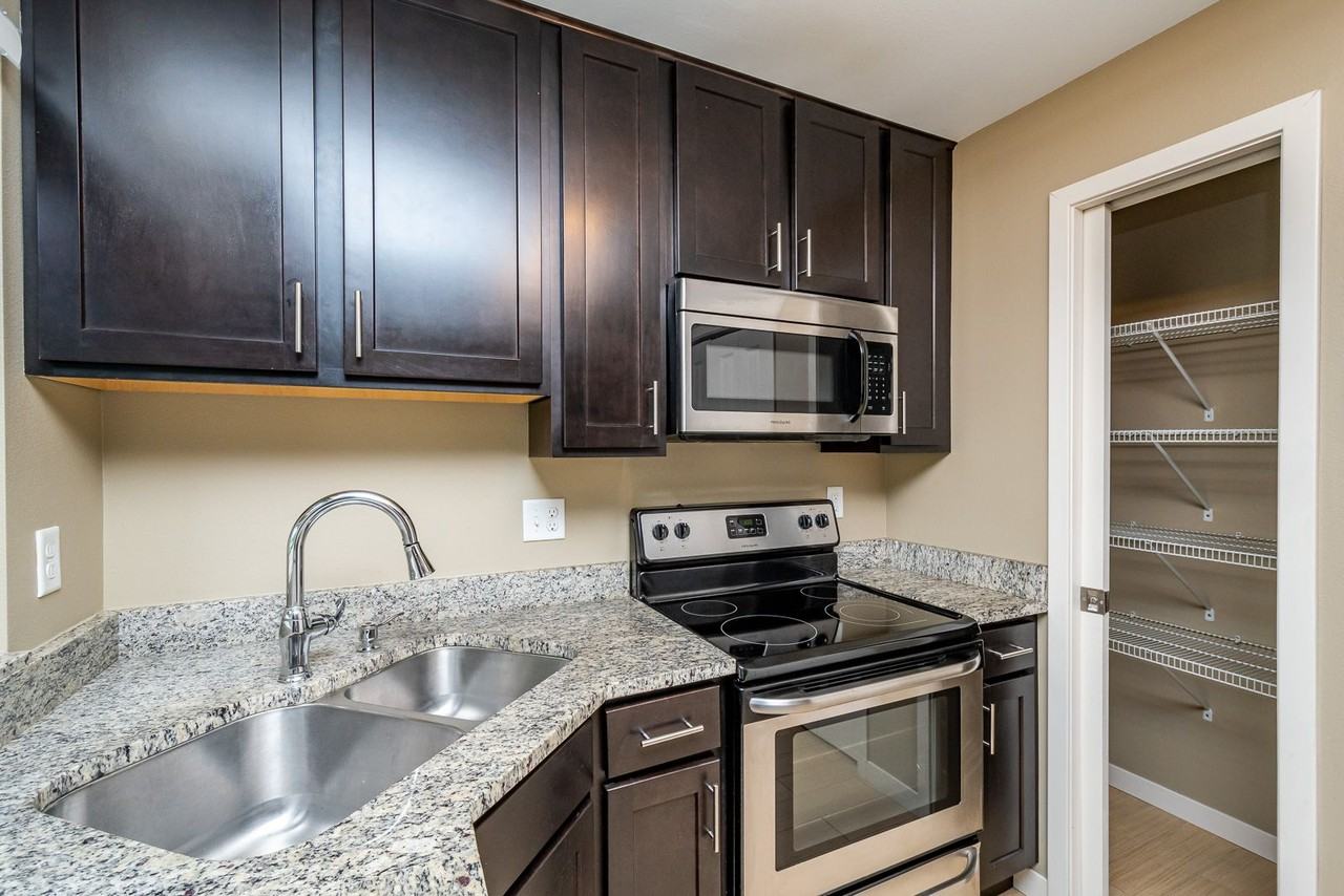 205 6th St #1 - Photo 2 of 18