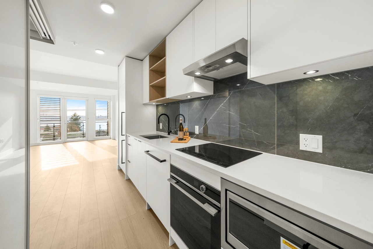 422 East 3rd Street #407 - Photo 2 of 23