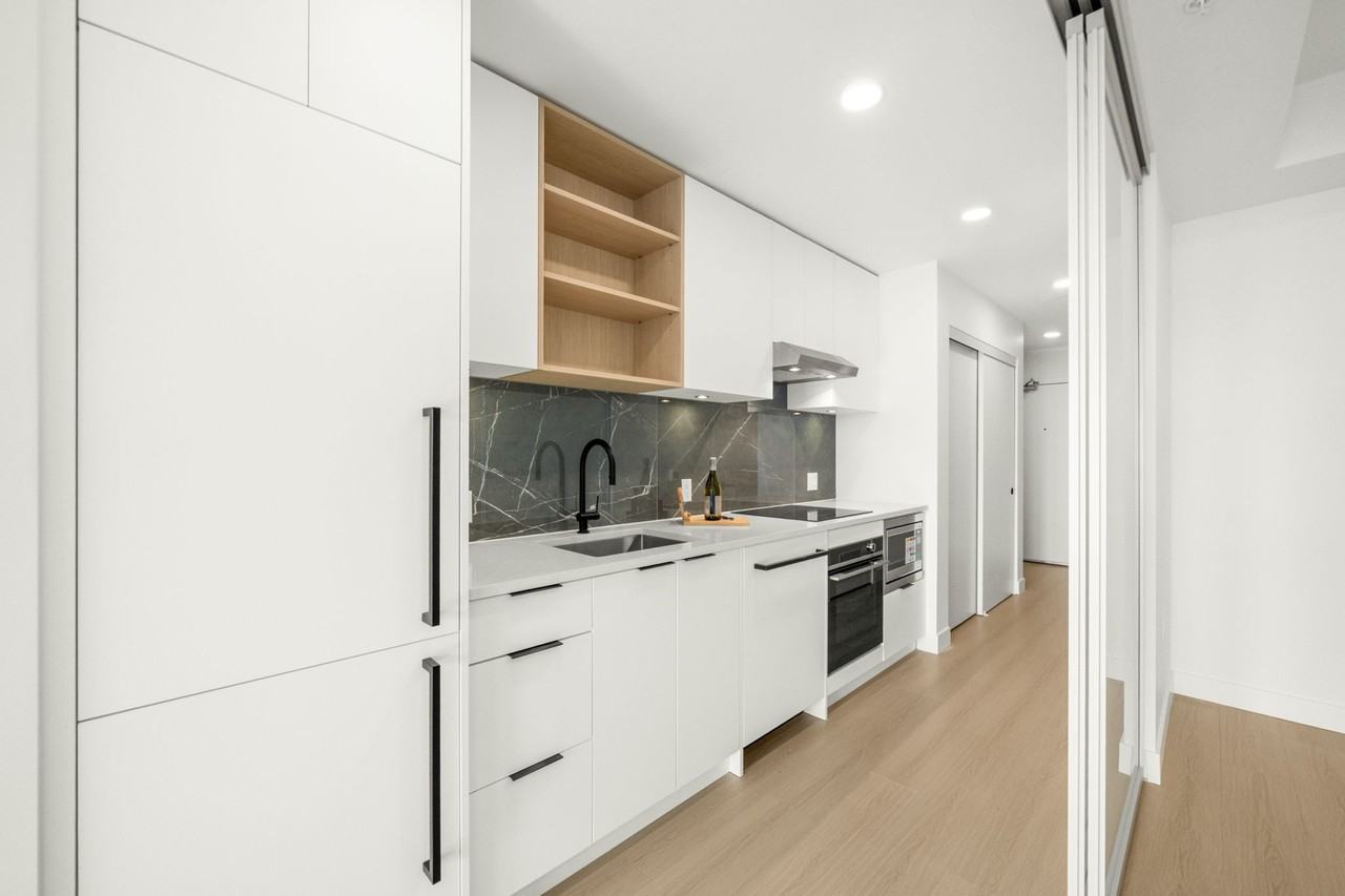 422 East 3rd Street #407 - Photo 6 of 23