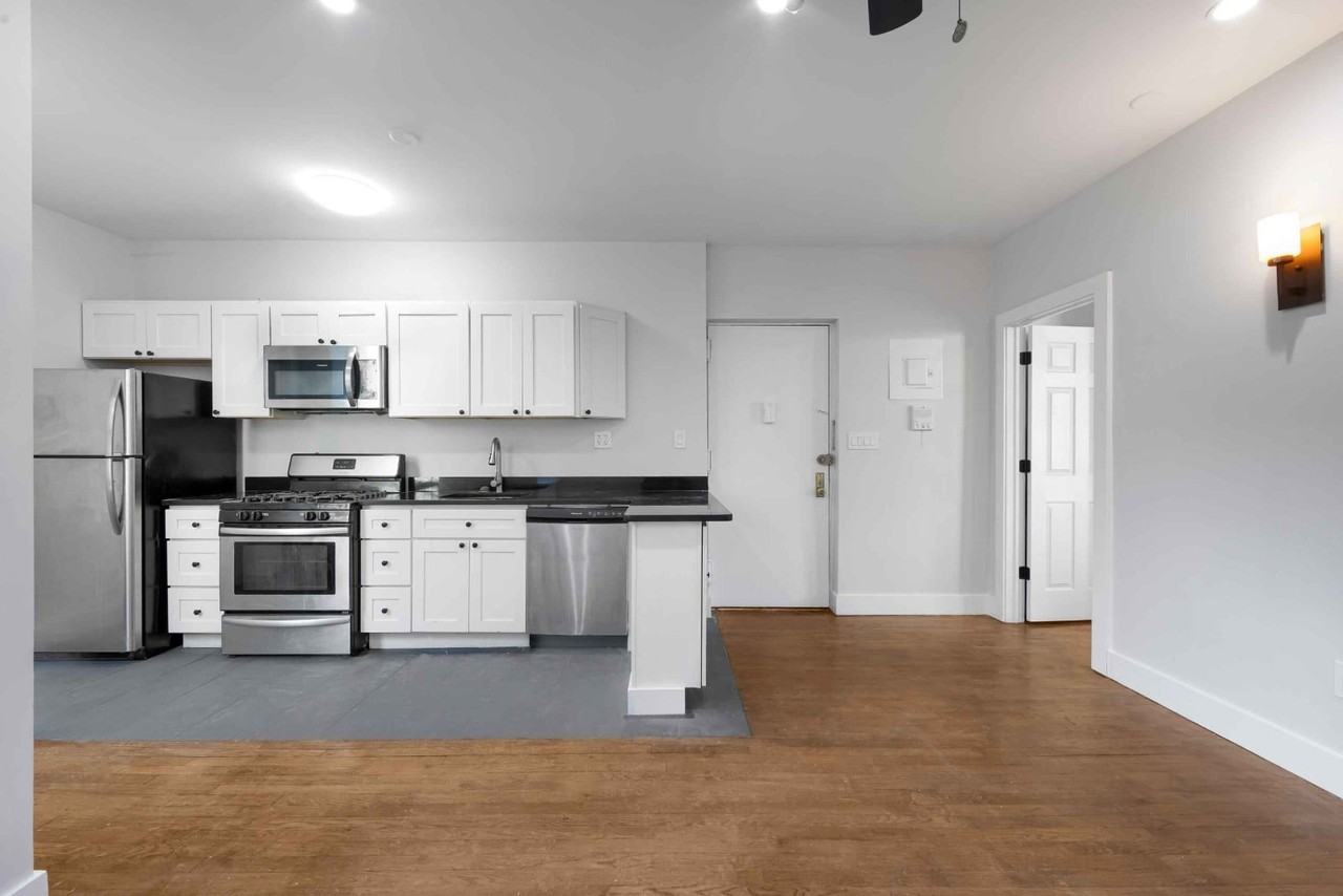 1186 Putnam Ave #1B - Photo 5 of 8