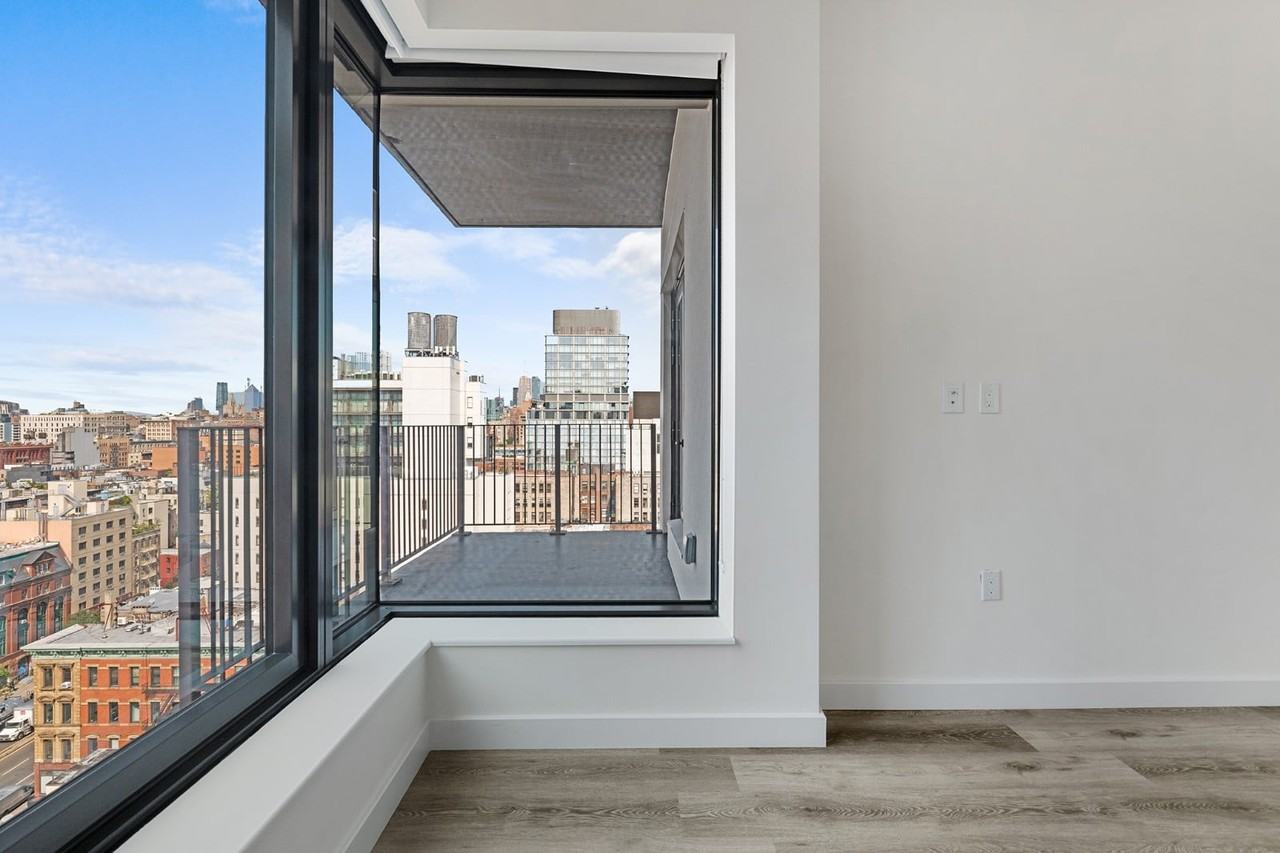 171 Chrystie St #12F - Photo 6 of 20