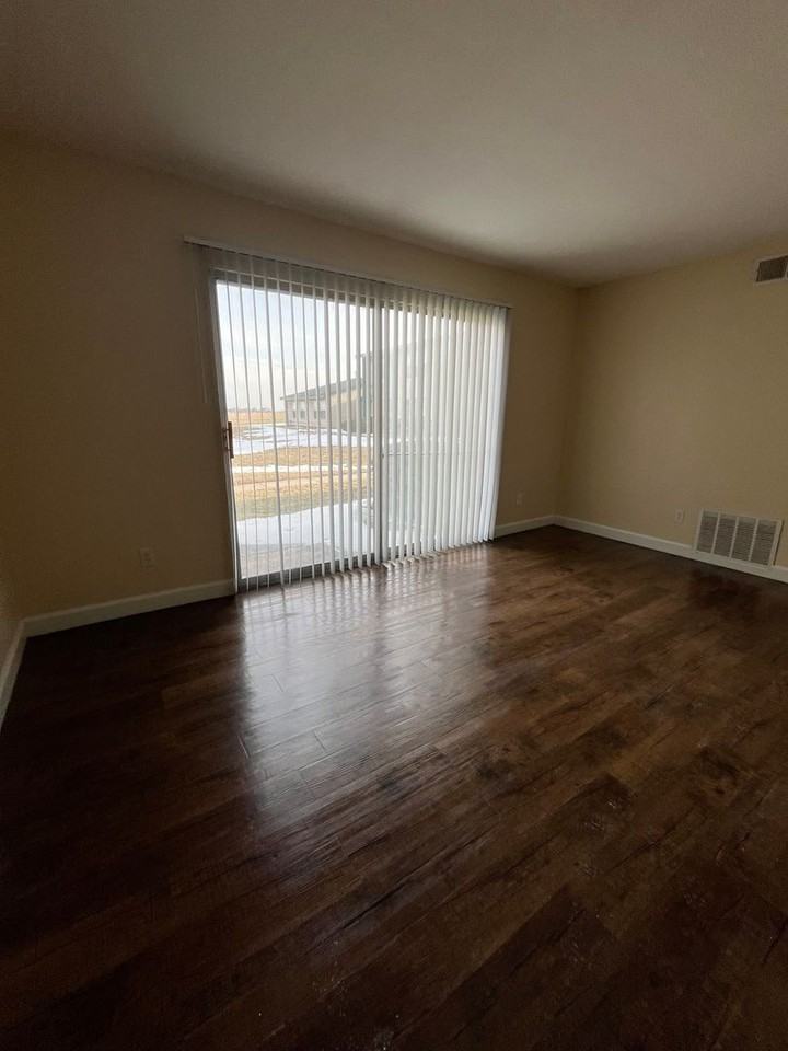 Abbott Acres Apartments - Photo 2 of 27