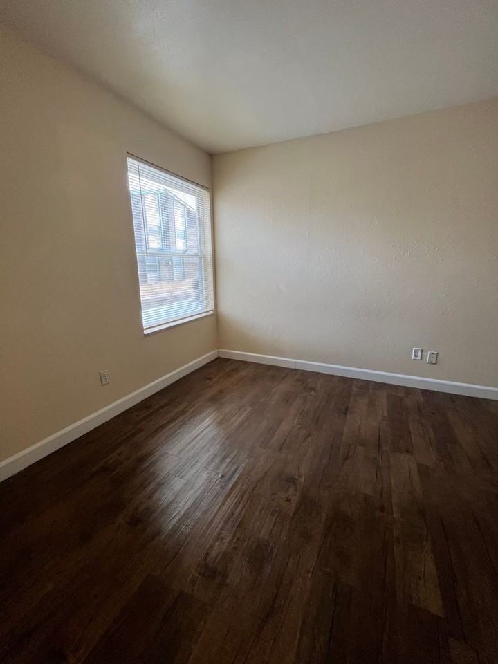 Abbott Acres Apartments - Photo 7 of 27