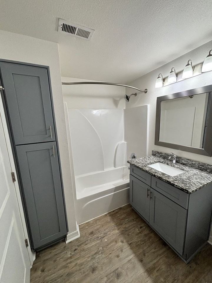 Renaissance Pointe - Photo 5 of 9