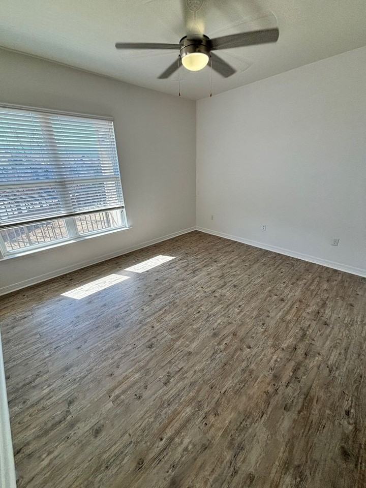 Renaissance Pointe - Photo 6 of 9