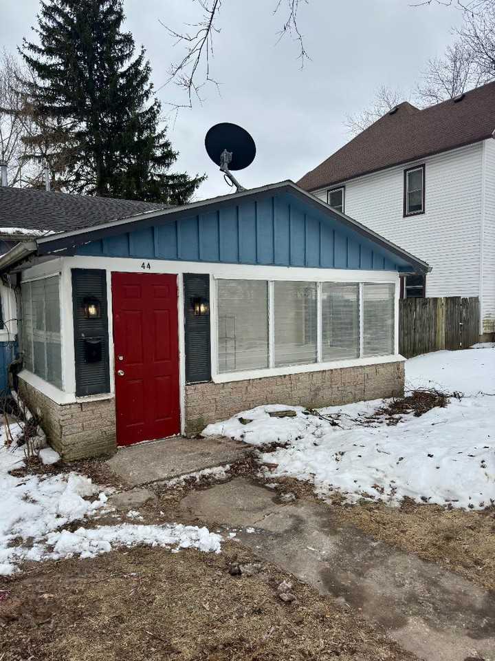 44 Warrington Ave - Photo 2 of 20