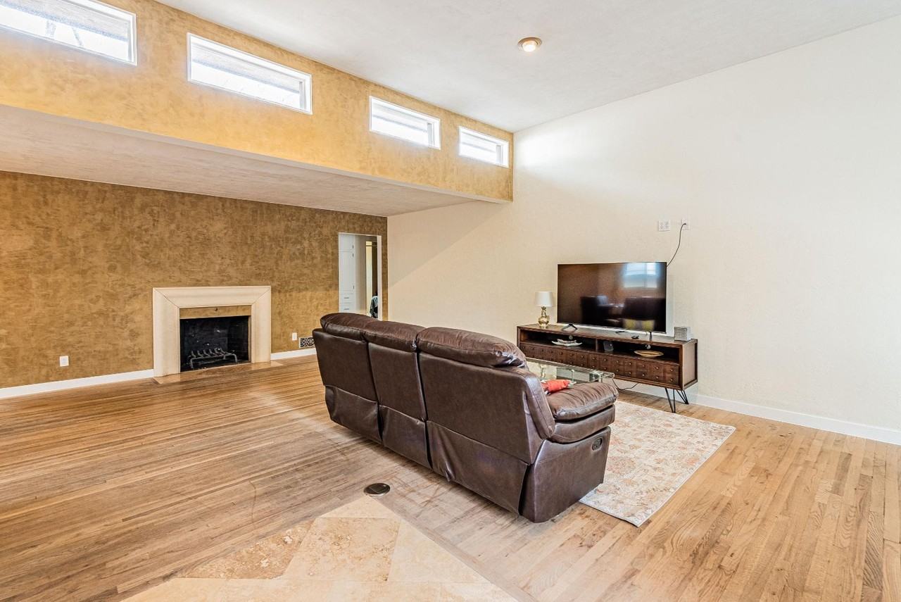 444 Sierra Dr Se - Photo 5 of 20