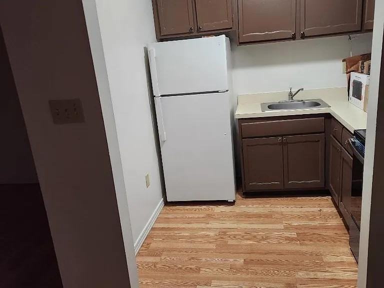 Forest View Apartments - Photo 3 of 9