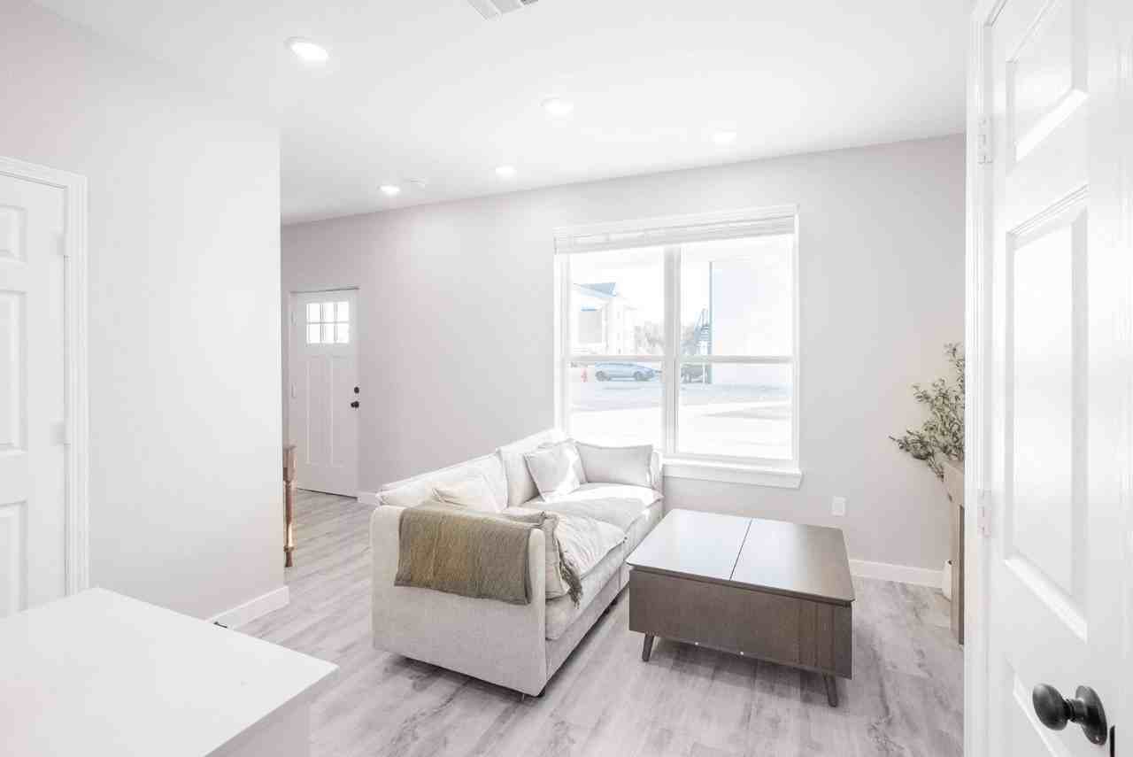 Waller Penick Properties, LLC - Photo 4 of 10