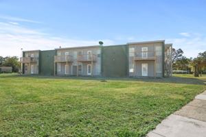 featured image of 407 N College St