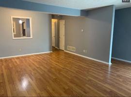 featured image of 1702 S Olive St