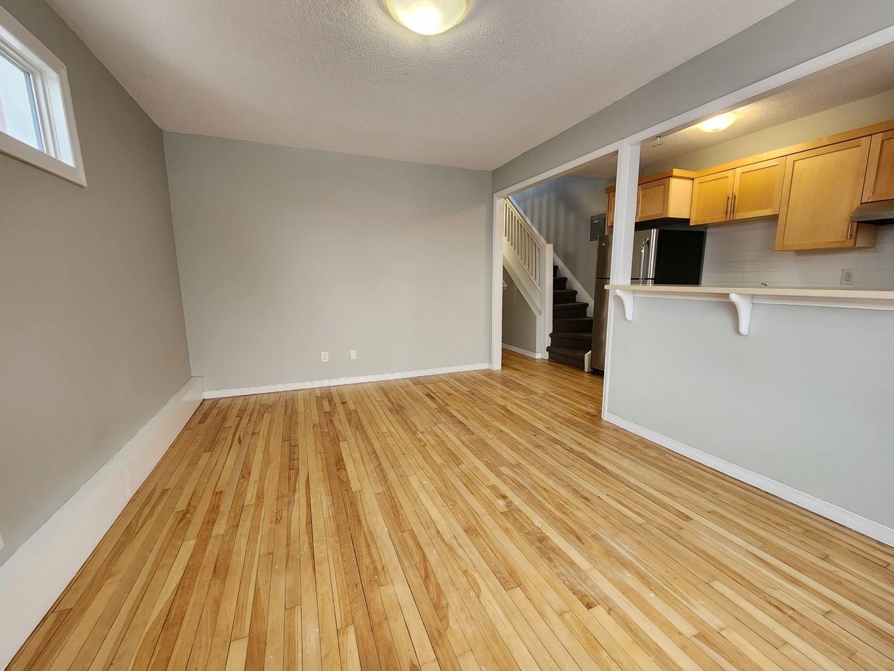 340 Somerset Street East - Photo 6 of 21