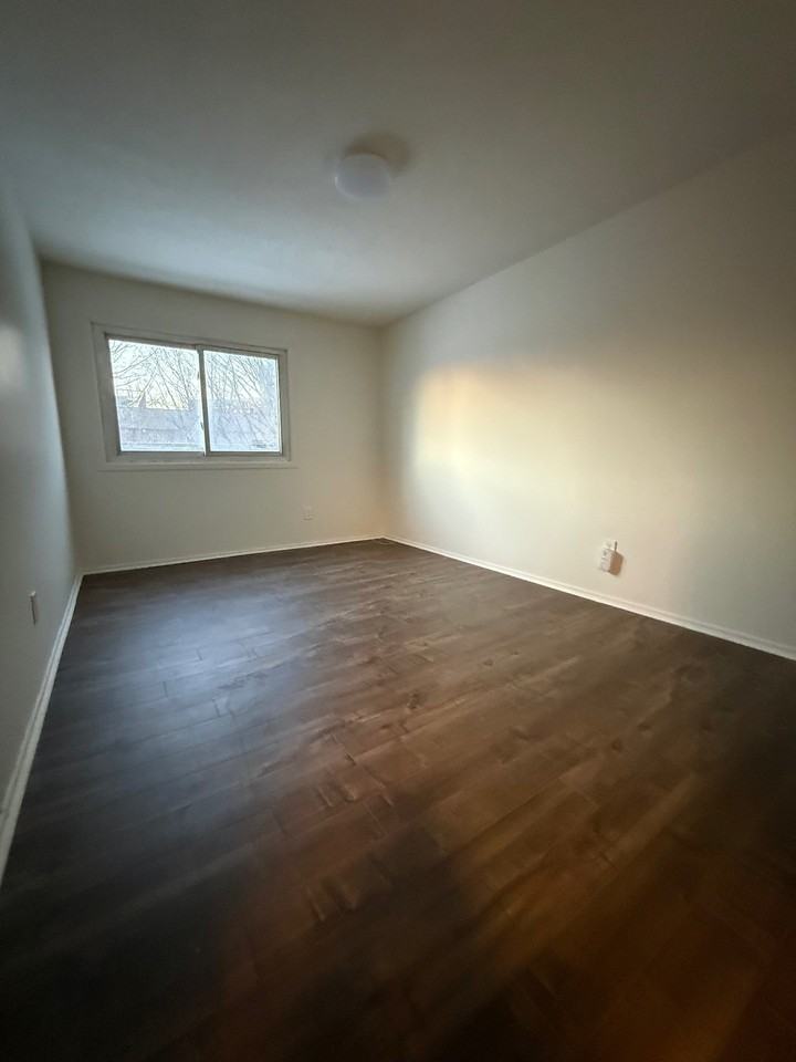 5-2669 Southvale Crescent - Photo 7 of 9