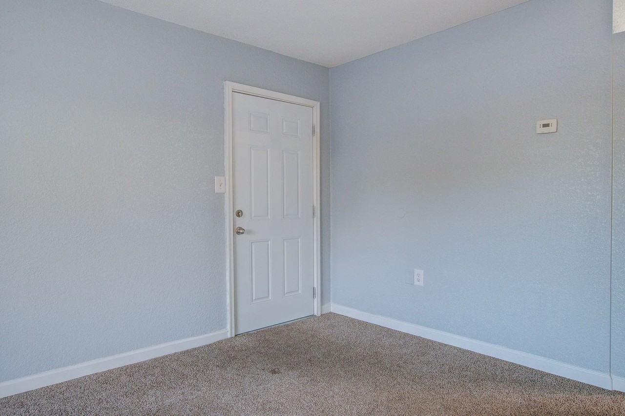 Palmetto Place Apartments - Photo 4 of 17