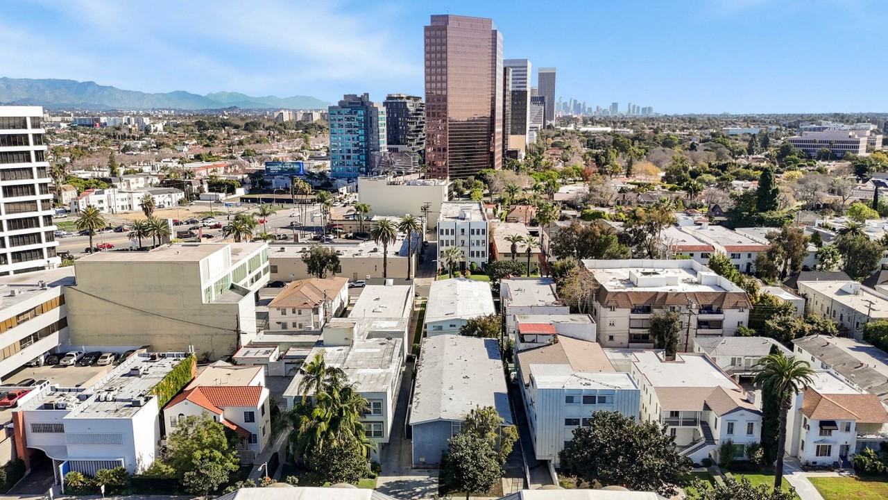 218 Gale Luxury Investments LLC - Photo 2 of 50