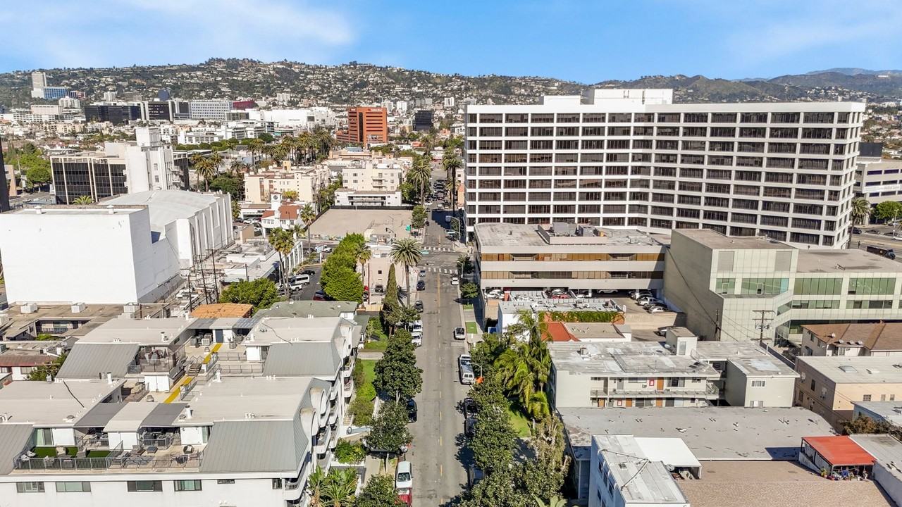 218 Gale Luxury Investments LLC - Photo 3 of 50