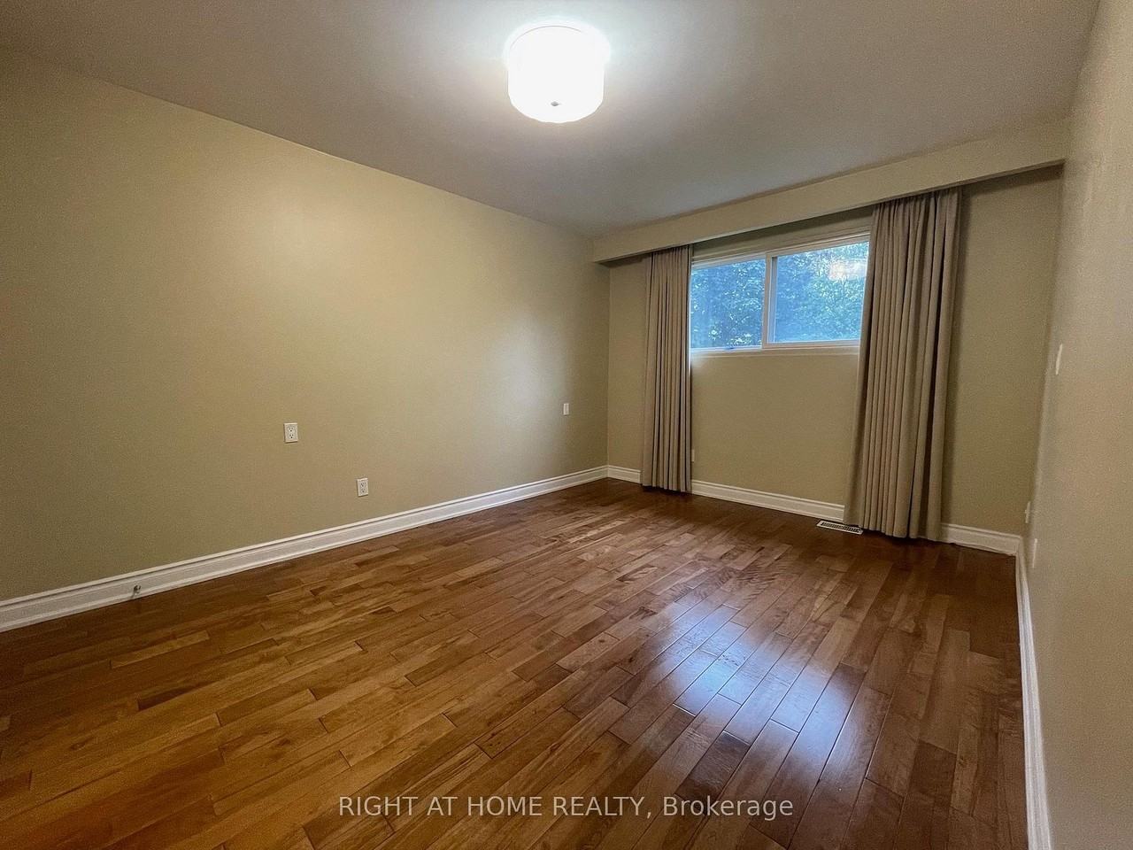 165 Angus Drive - Photo 5 of 11