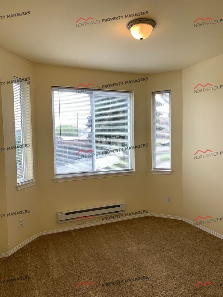 Oasis Apartments - Photo 2 of 33