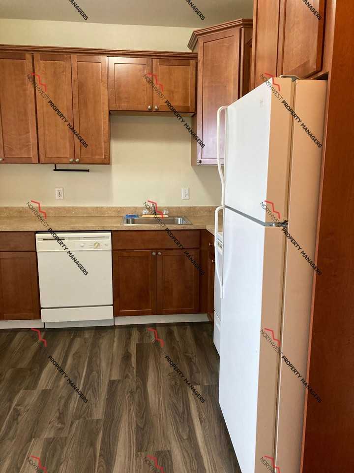 Oasis Apartments - Photo 4 of 33