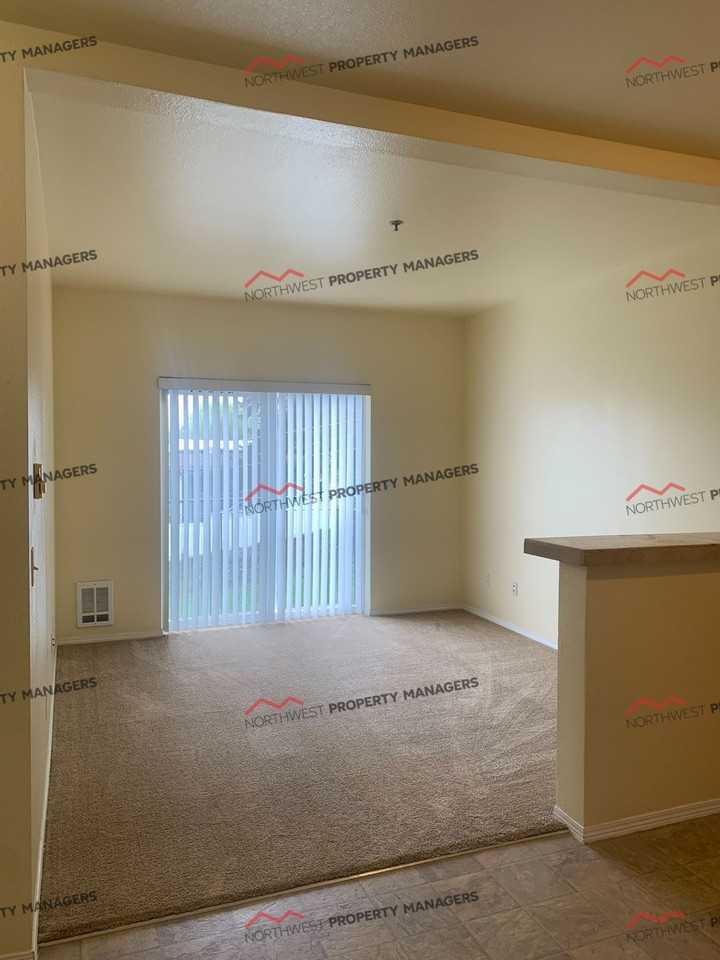 Oasis Apartments - Photo 7 of 33