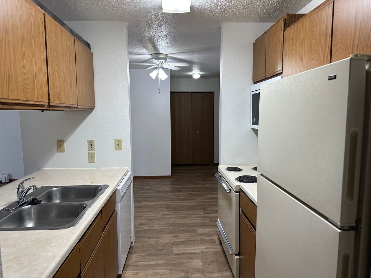 1602 47th St S - Photo 4 of 27