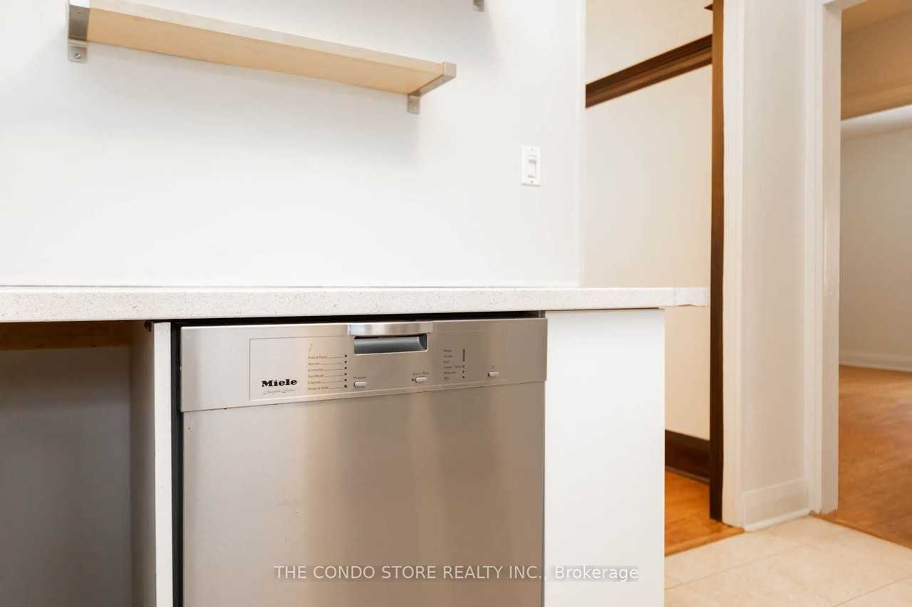 382 Roehampton Avenue - Photo 5 of 50