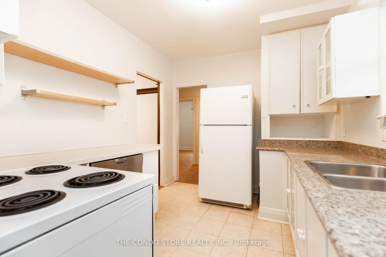 382 Roehampton Avenue - Photo 6 of 50