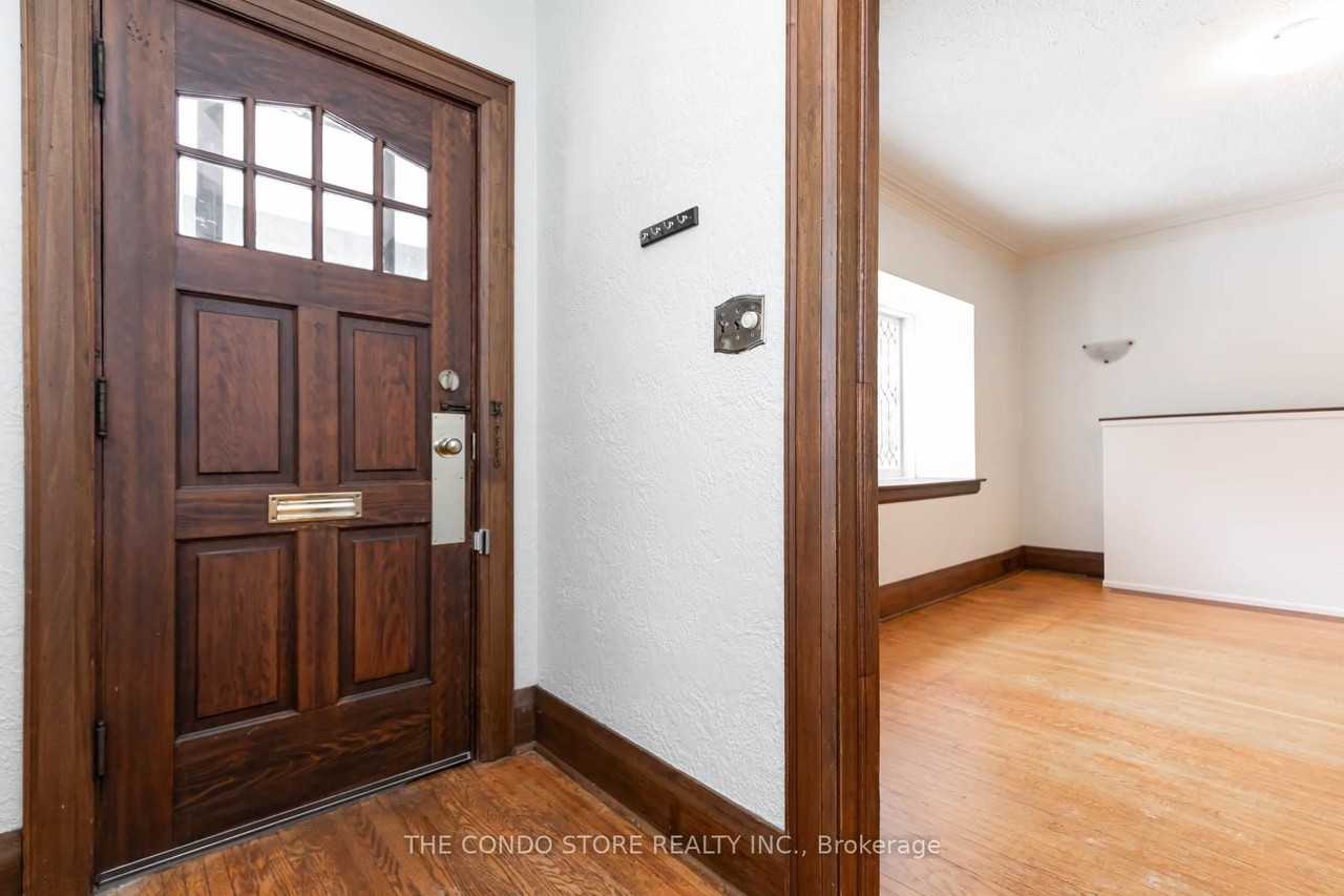 382 Roehampton Avenue - Photo 3 of 50