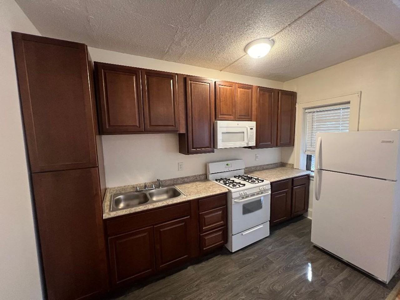 1905 Stevens - Photo 2 of 41