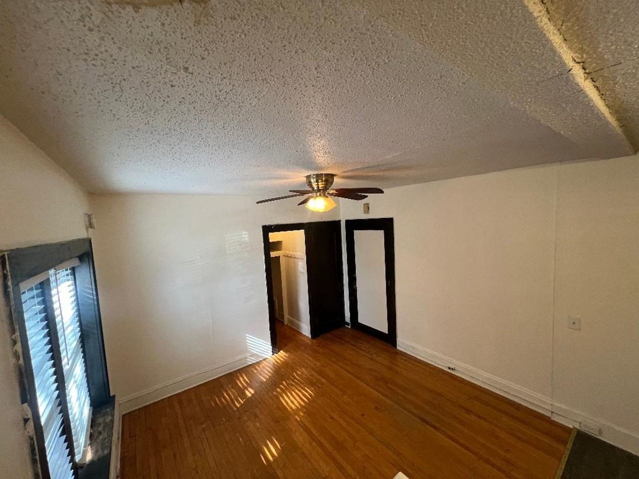 1905 Stevens - Photo 3 of 41