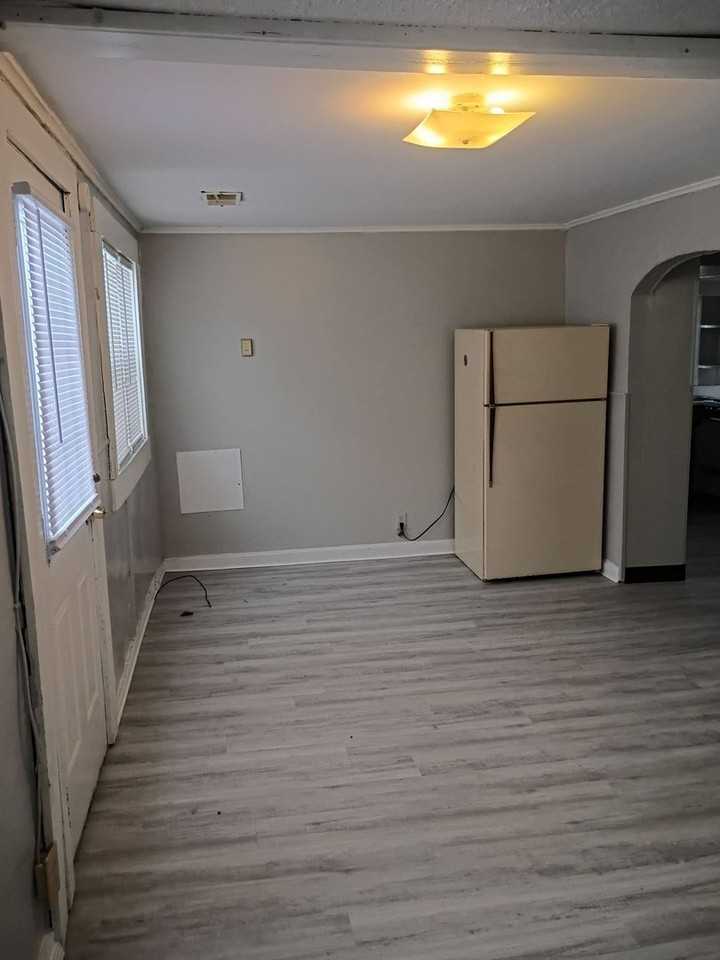 2017 N Glenwood Ave - Photo 4 of 8