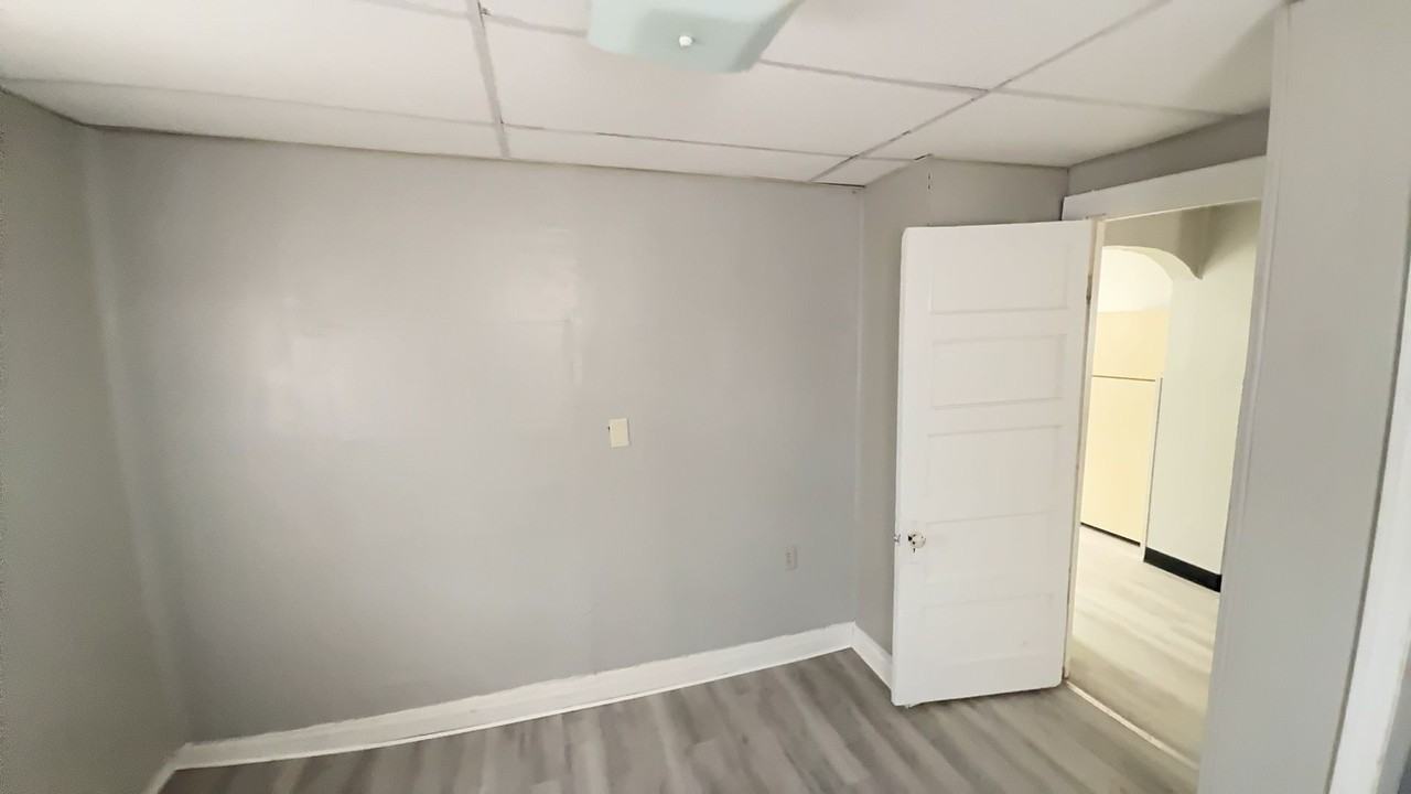 2017 N Glenwood Ave - Photo 7 of 8