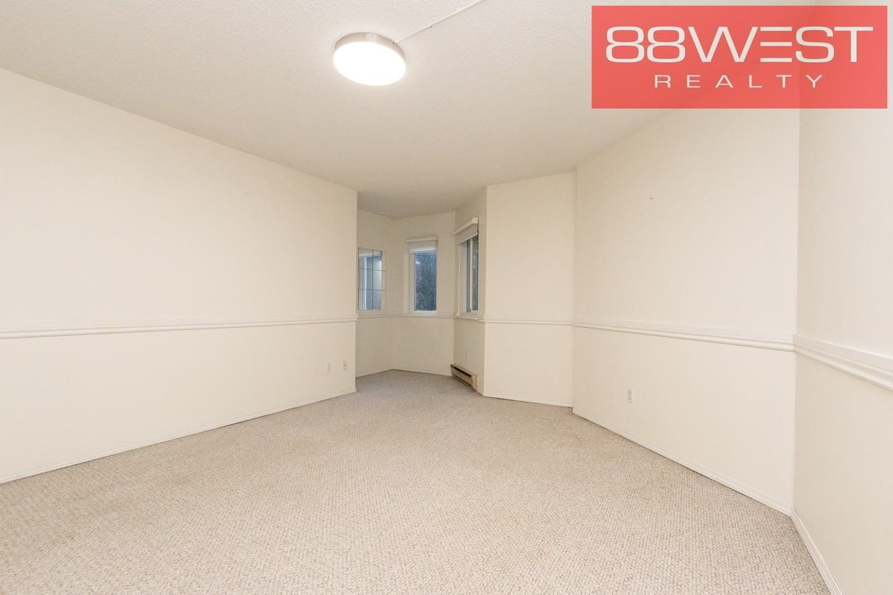 9880 Manchester Drive #209 - Photo 4 of 39