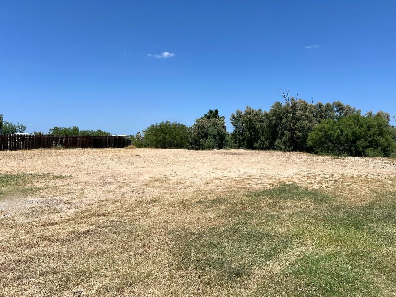 Oasis Escondido - Photo 2 of 18