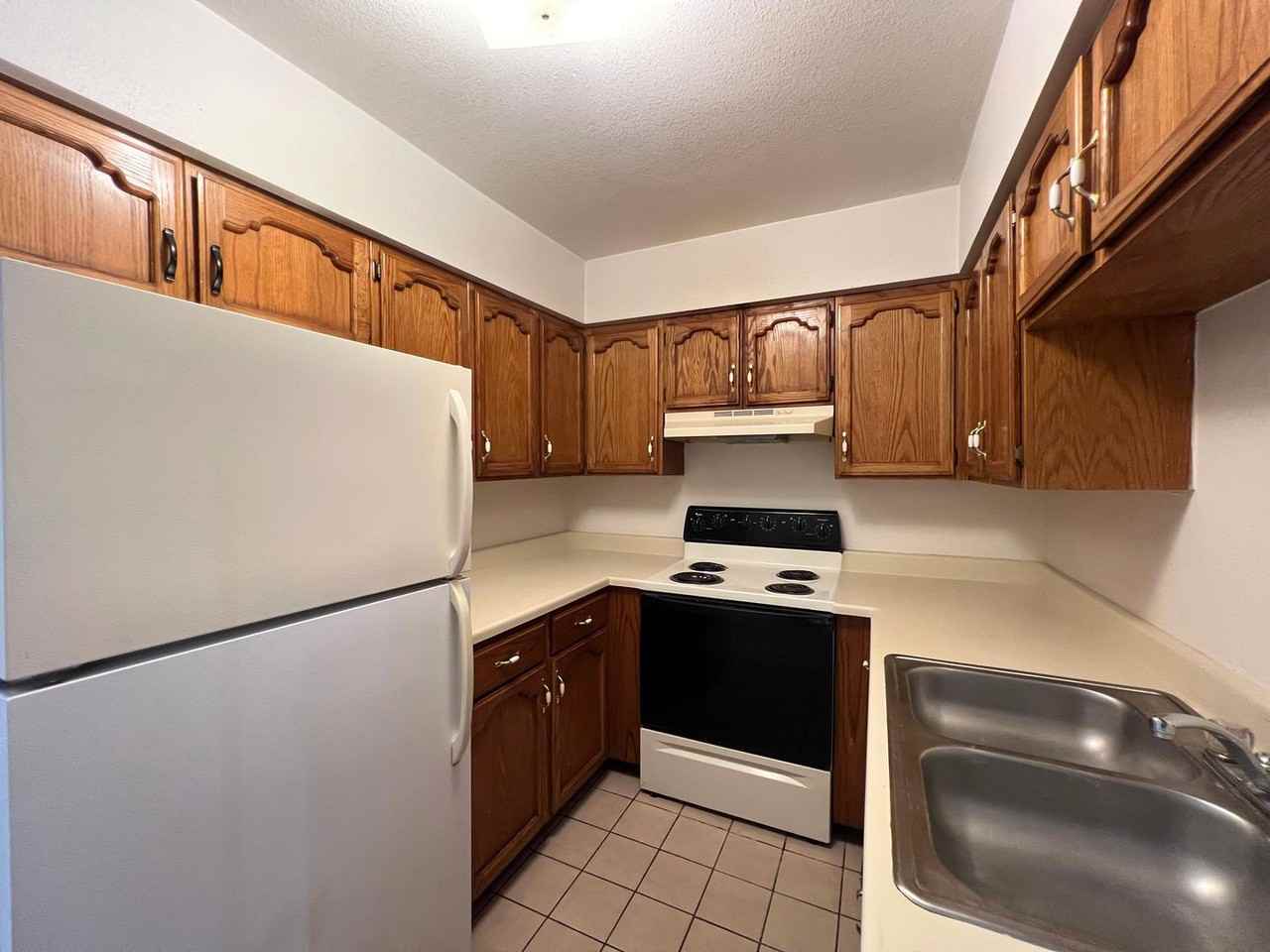 Oasis Escondido - Photo 3 of 18