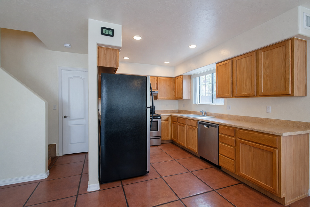 1718 N. 4th Ave. - Photo 6 of 22