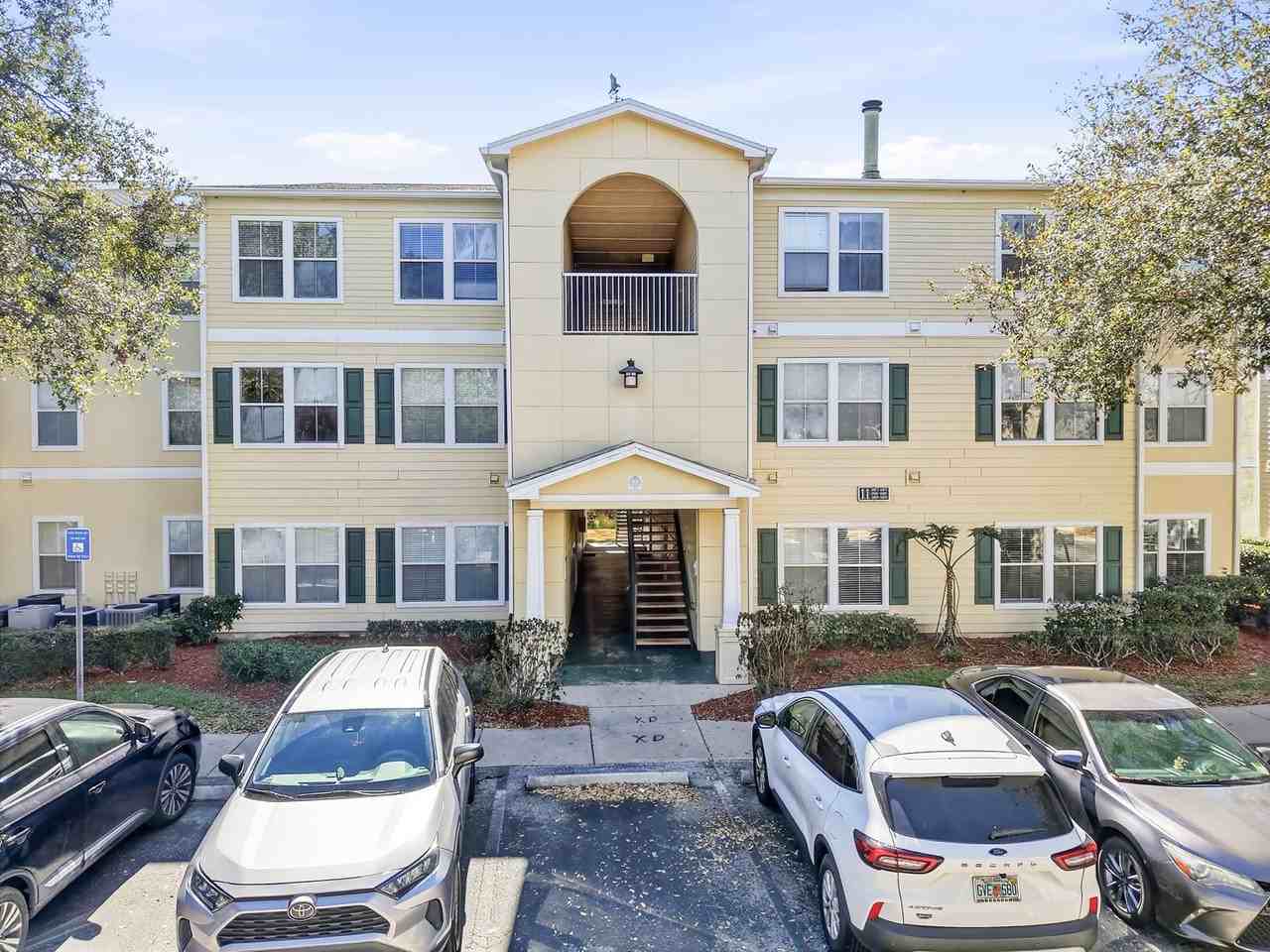 18193 Bridle Club Dr - Photo 2 of 25