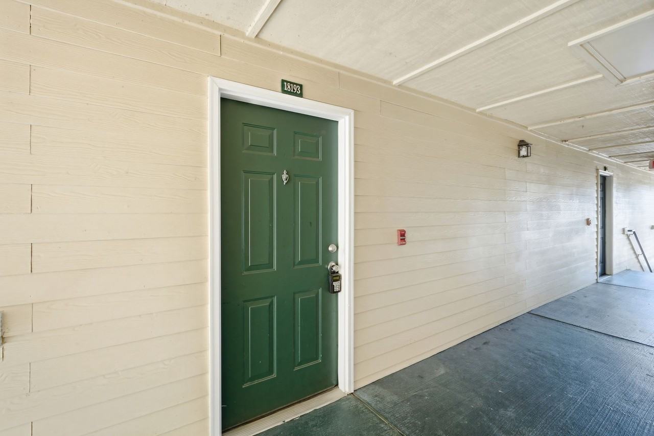 18193 Bridle Club Dr - Photo 3 of 25