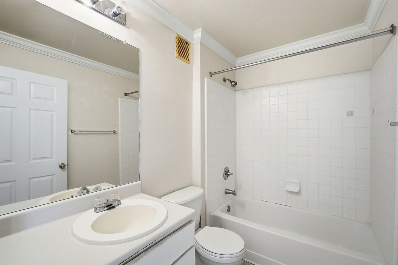 18193 Bridle Club Dr - Photo 5 of 25